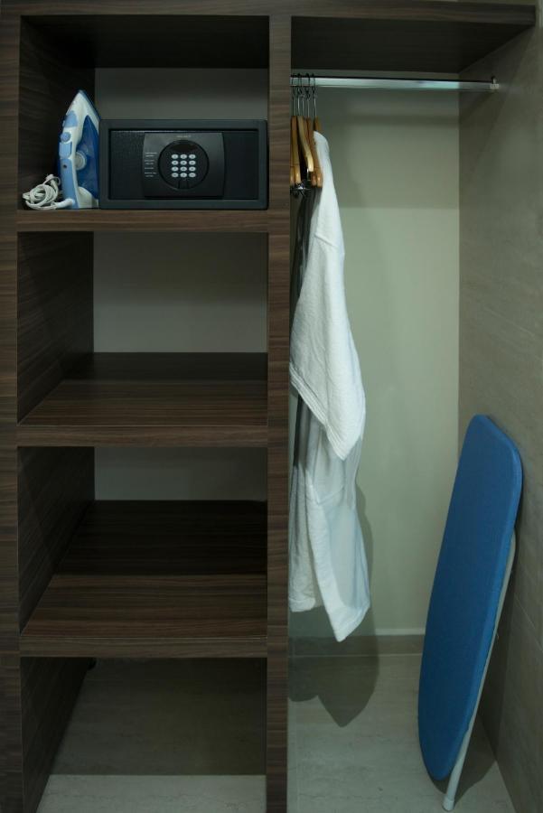 Standard Double Suite,1336527065:JPEG