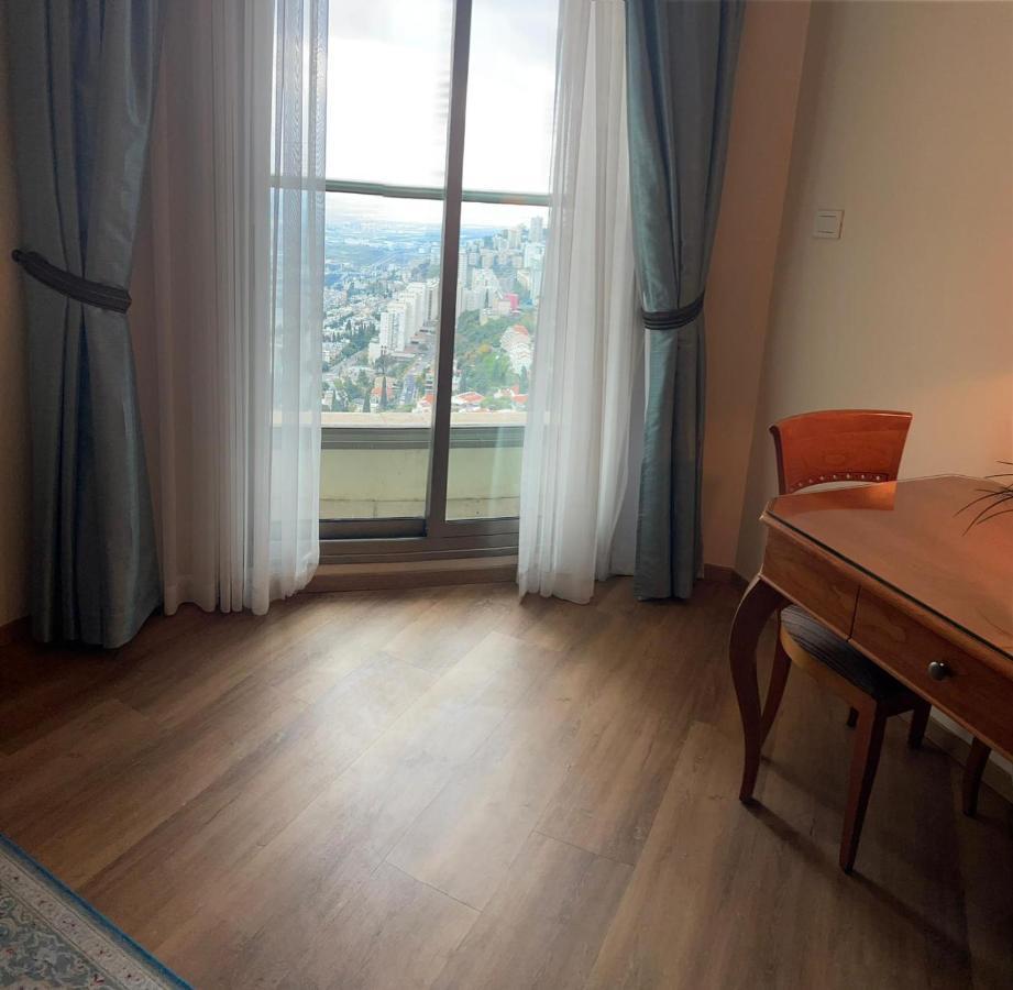Standard Queen Room City View