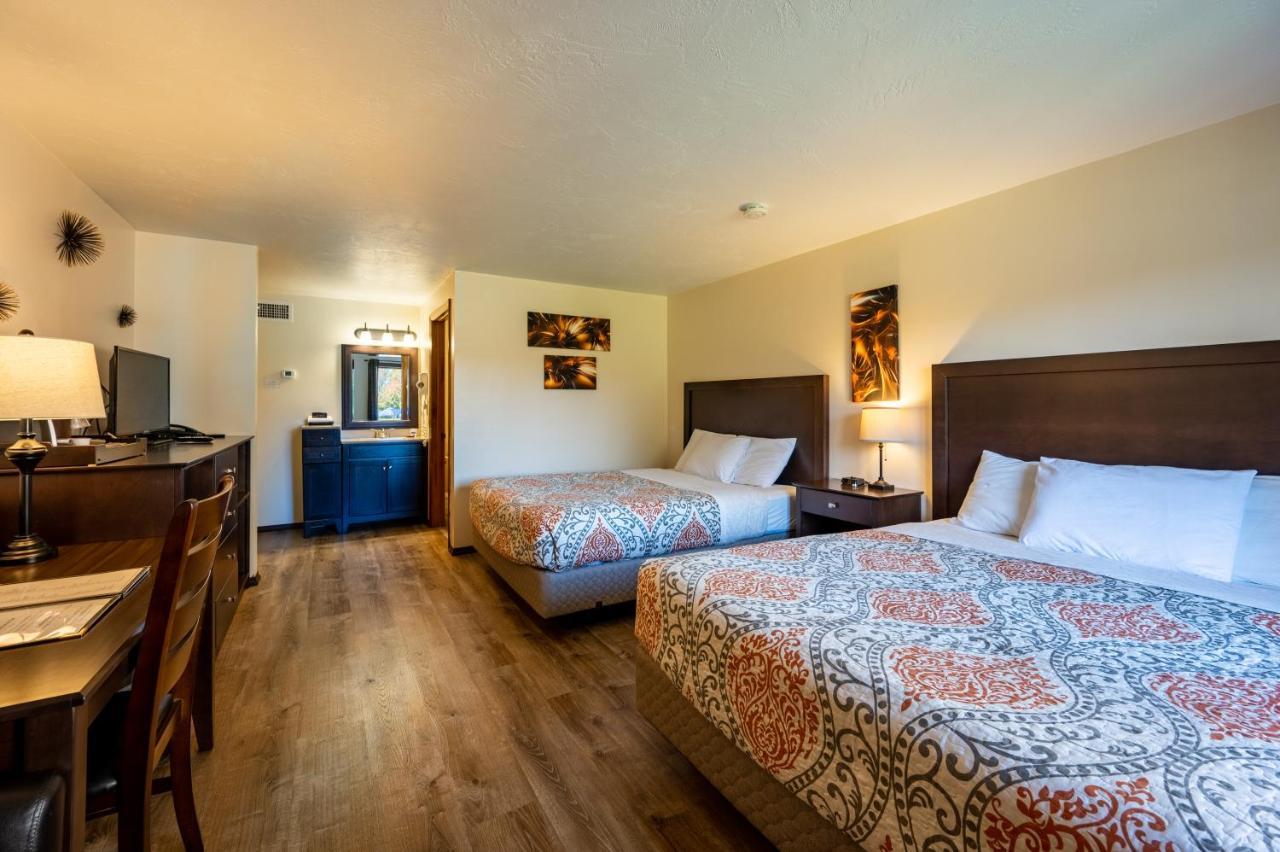 Queen Room Two Queen Beds