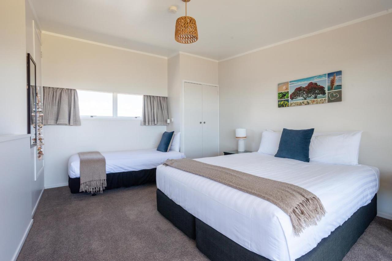 Deluxe One-Bedroom Apartment with Ocean View (9-13 & 28)