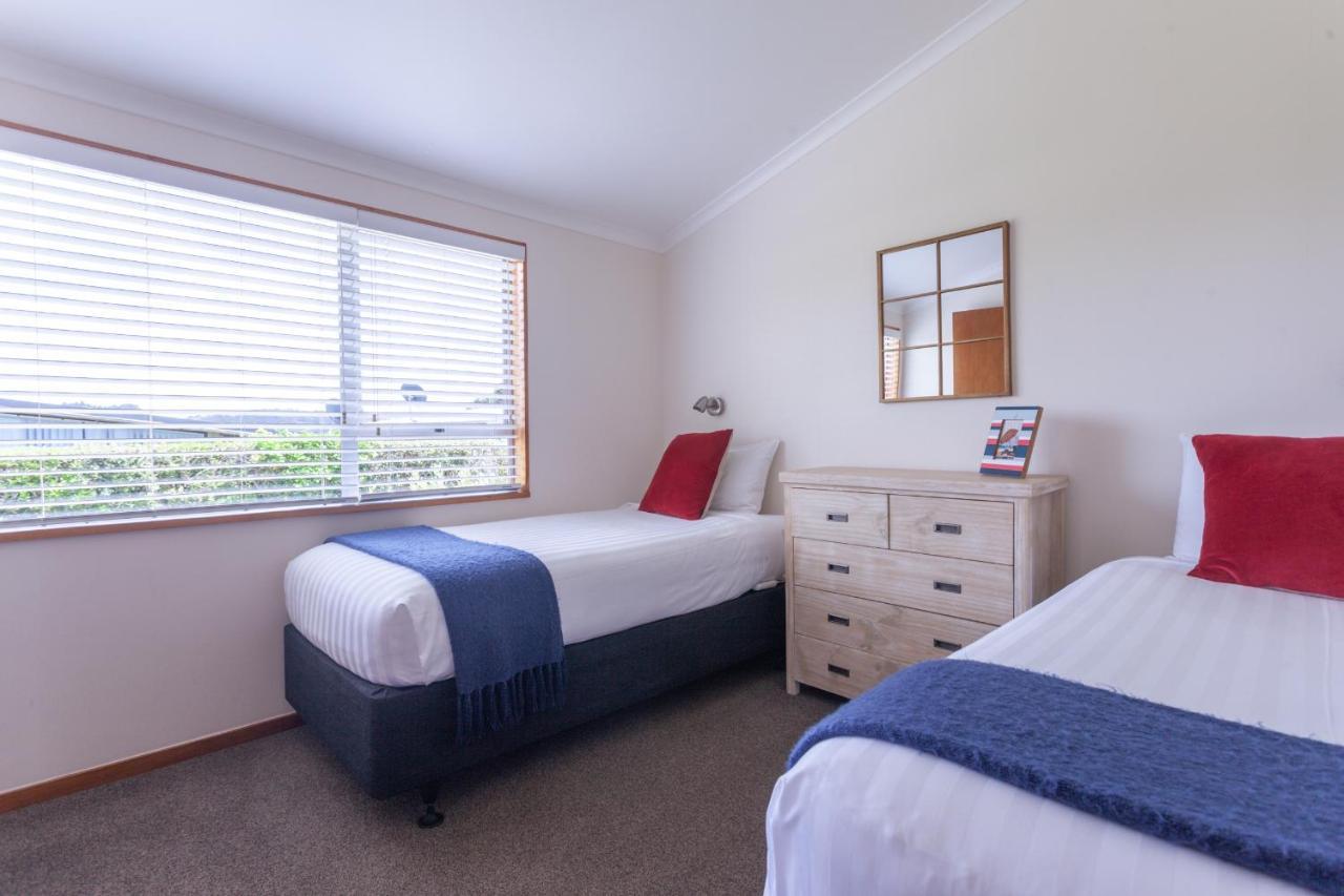 Deluxe Two-Bedroom Apartment with Ocean View (14-16)