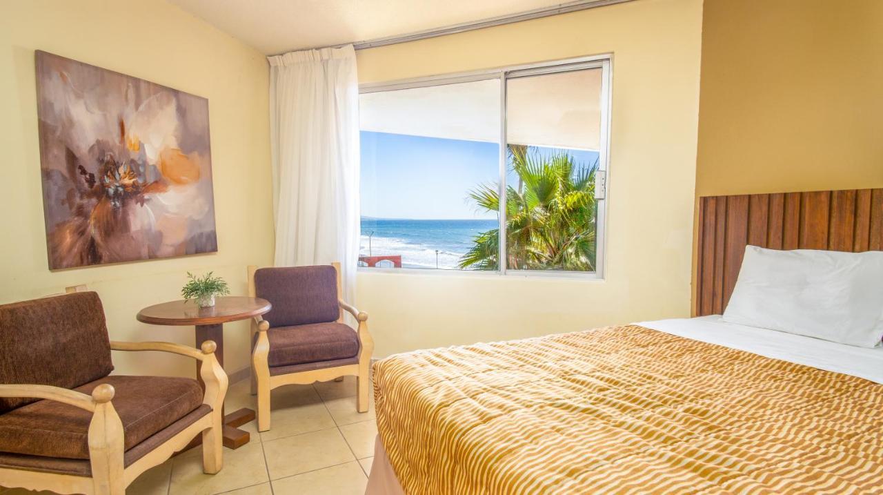 Habitación Doble Estándar con vistas parciales al océano