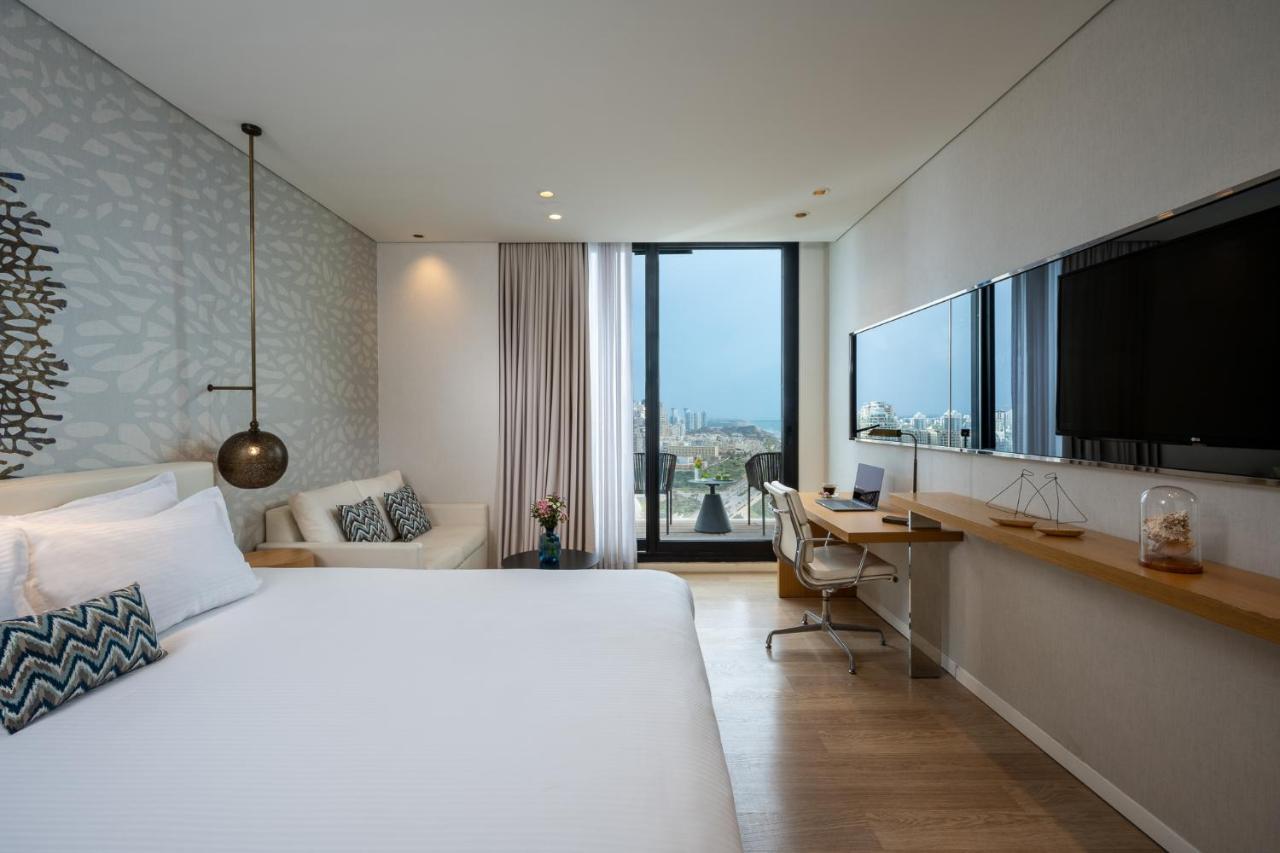 Deluxe Double Room with Balcony and Sea View