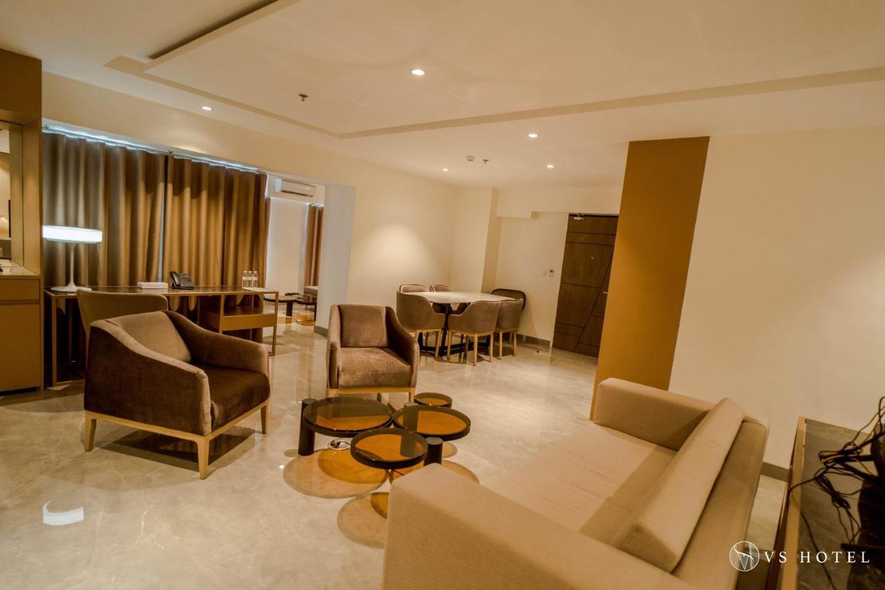 Suite Room,1205085286:JPEG