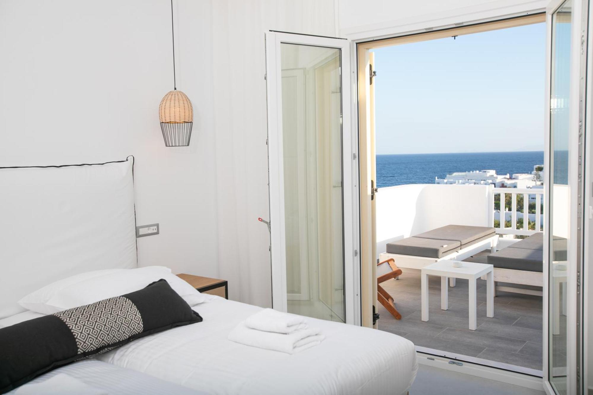 Quadruple Room with Sea View