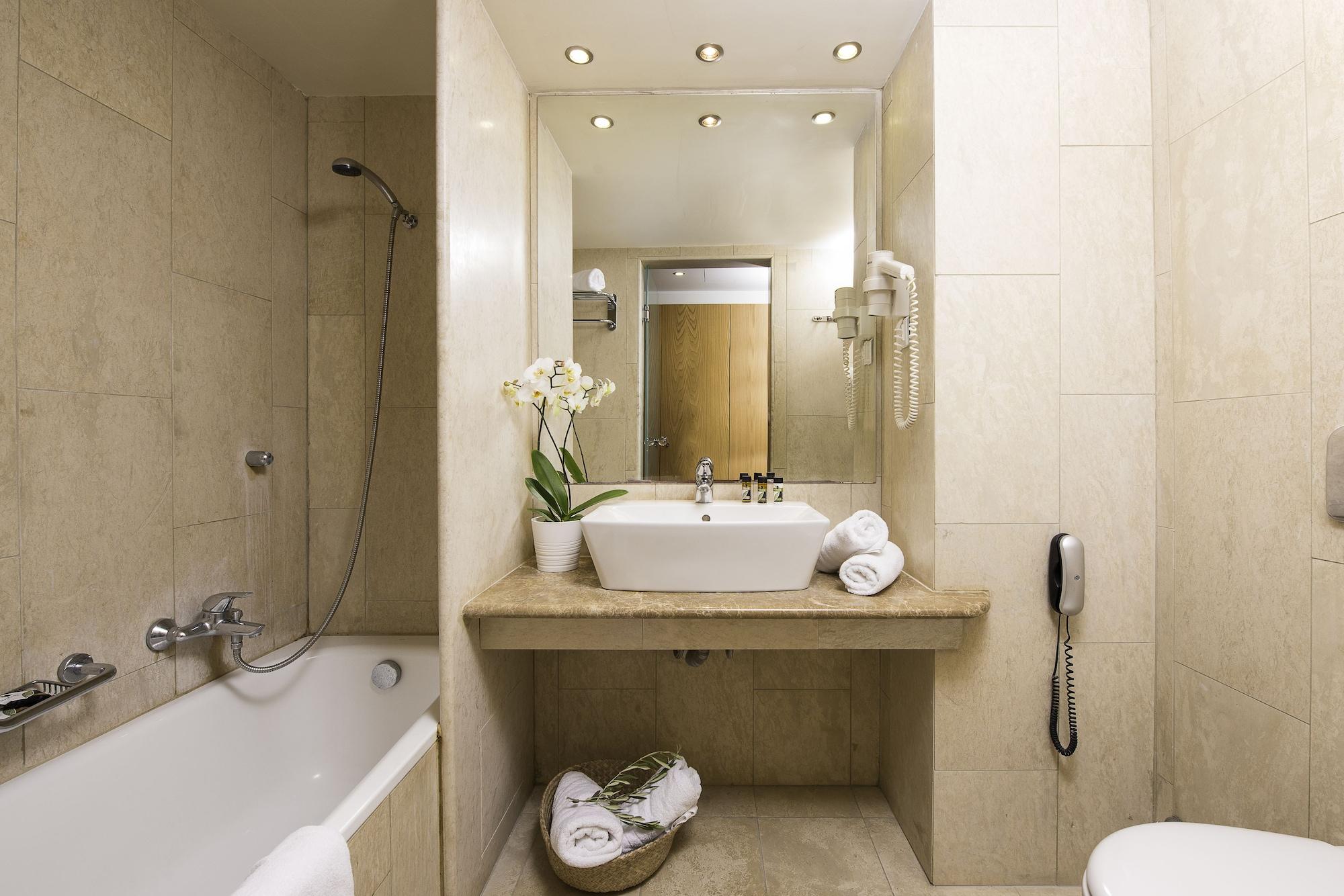 Double or Twin Room Inland View