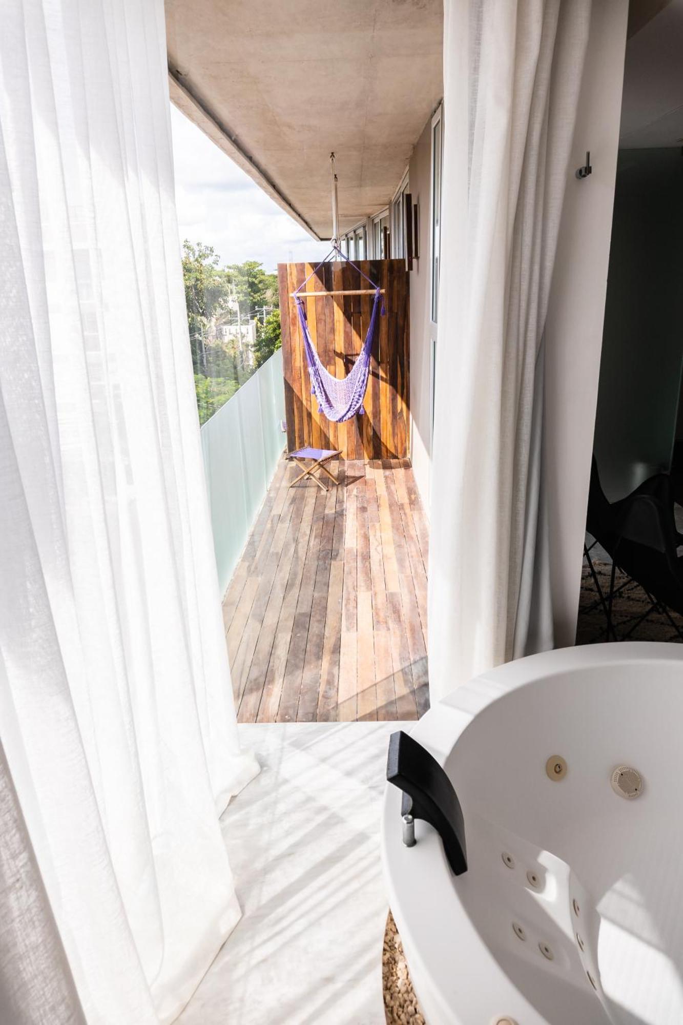 Master Suite,1208181538:JPEG