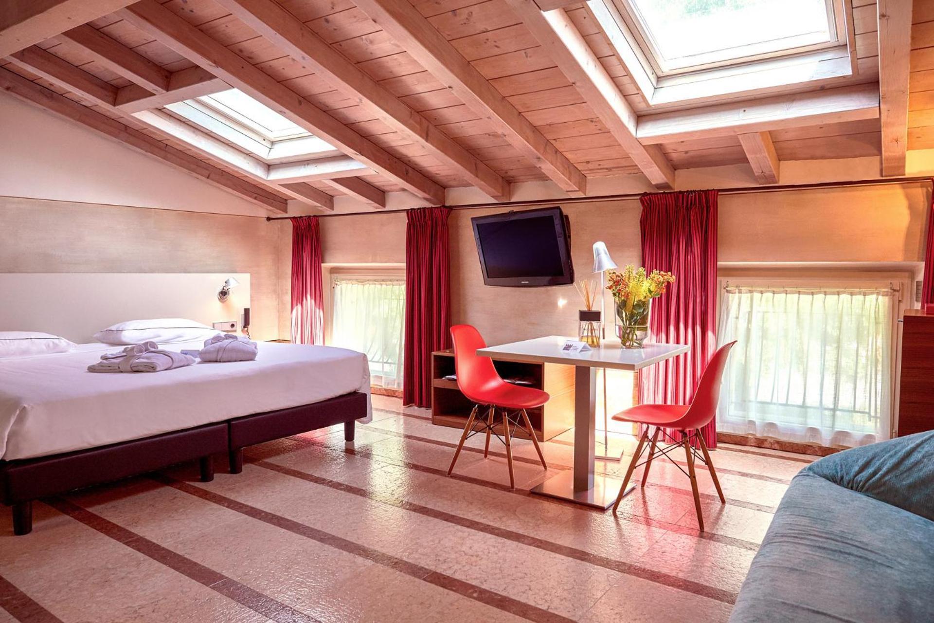 Deluxe Double or Twin Room Spa Access