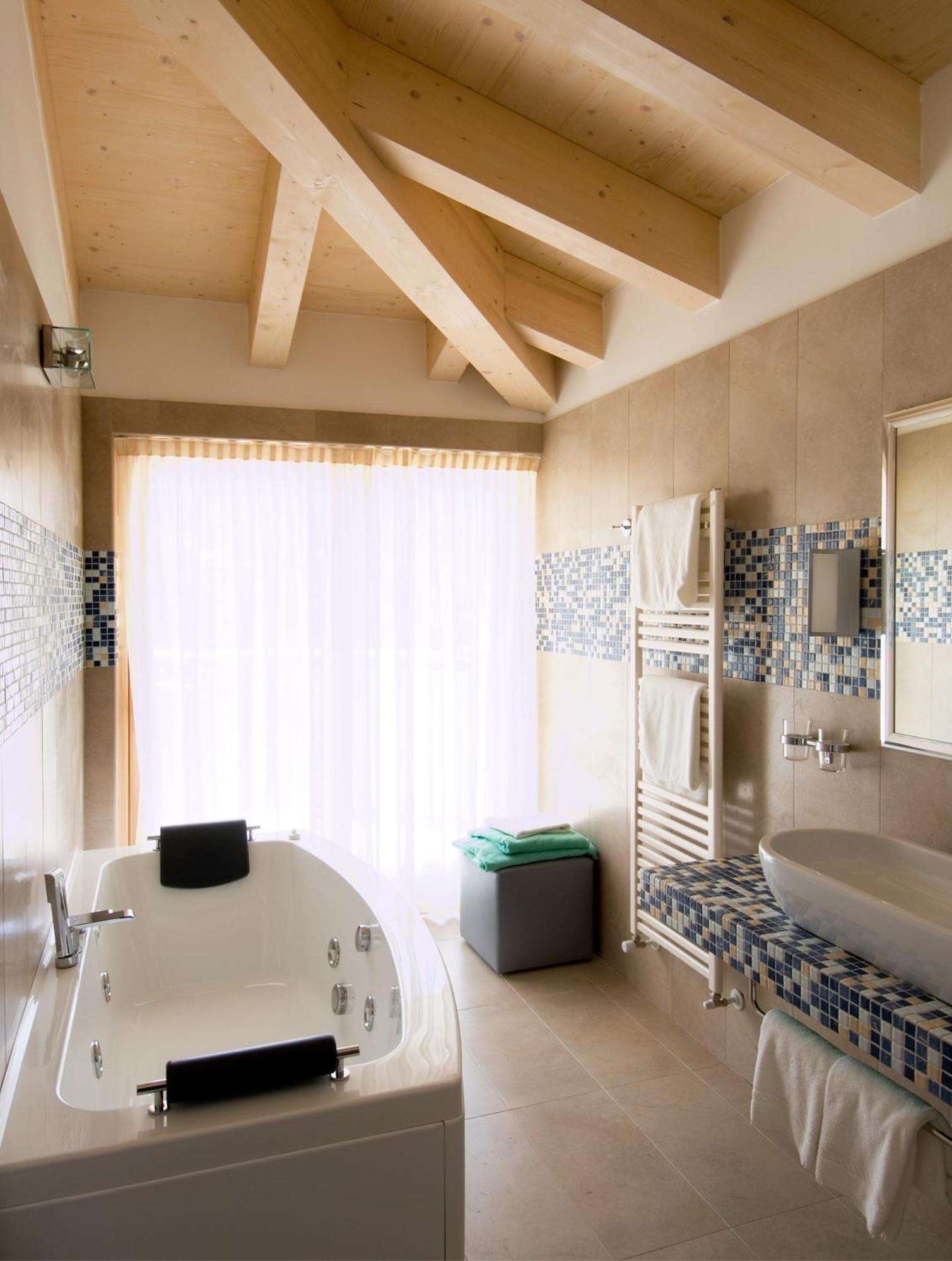 Superior Double Room Jacuzzi