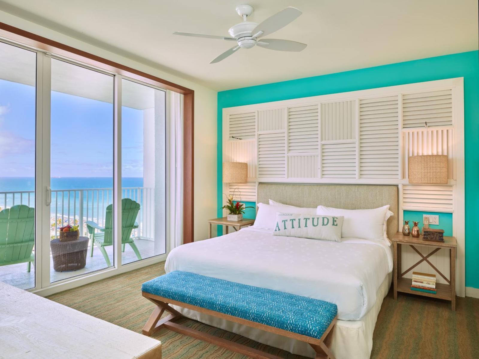 Quarto com Cama King-size e Vista do Mar