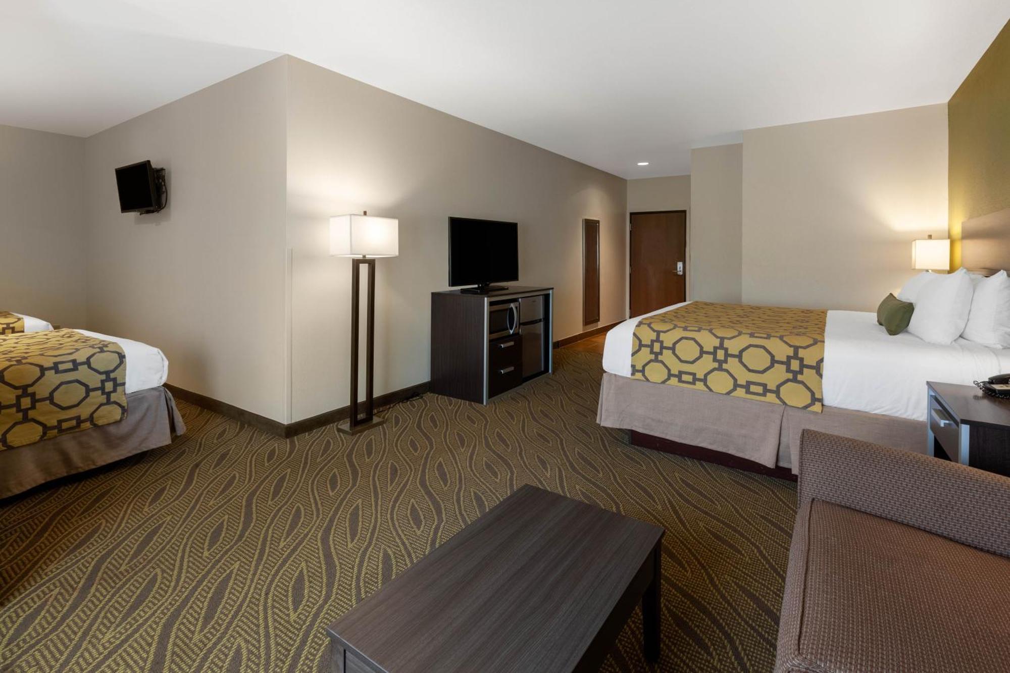 Family Studio Suite with One King Bed and Two Full XL Beds - Non-Smoking