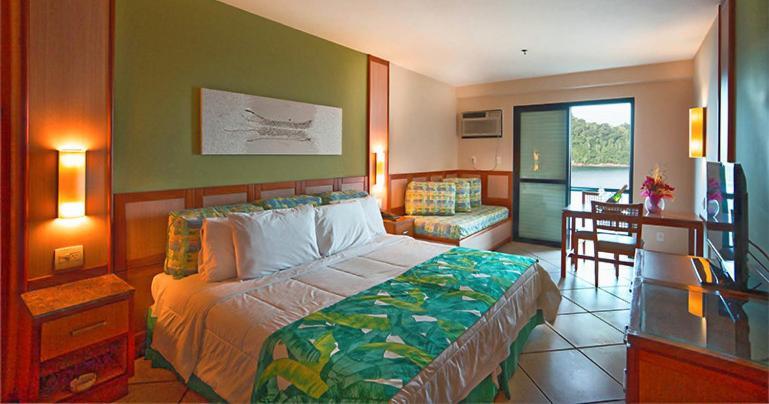 Quarto Triplo Superior com Vista do Mar