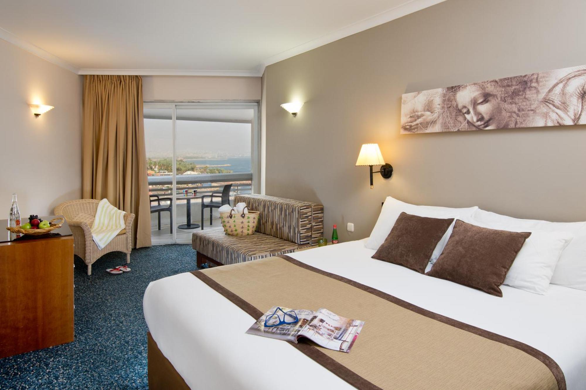 Superior Room with Partial Sea View