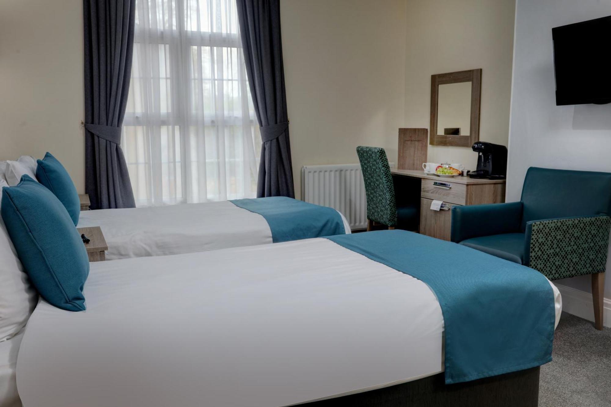 Standard Twin Room - Non-Smoking