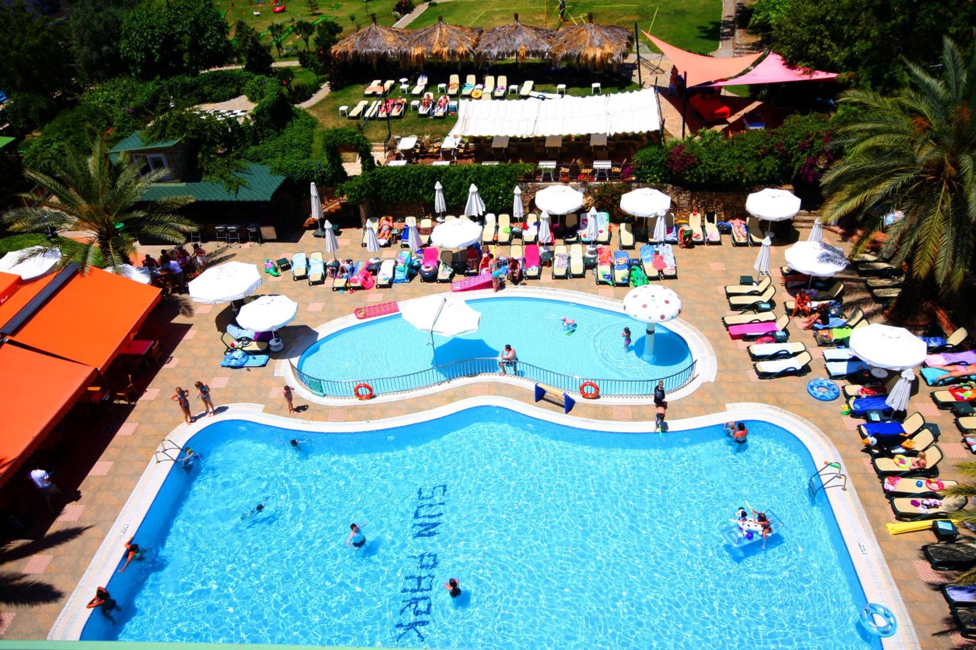 Family Suite with Pool View