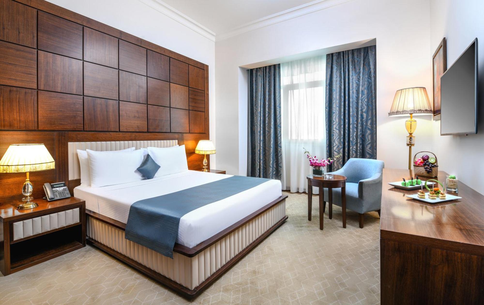 Standard Queen Room City View