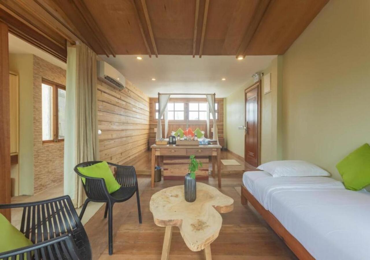 Grand Jacuzzi Suite (20% off on Return Shared Speed Boat transfer from Airport)
