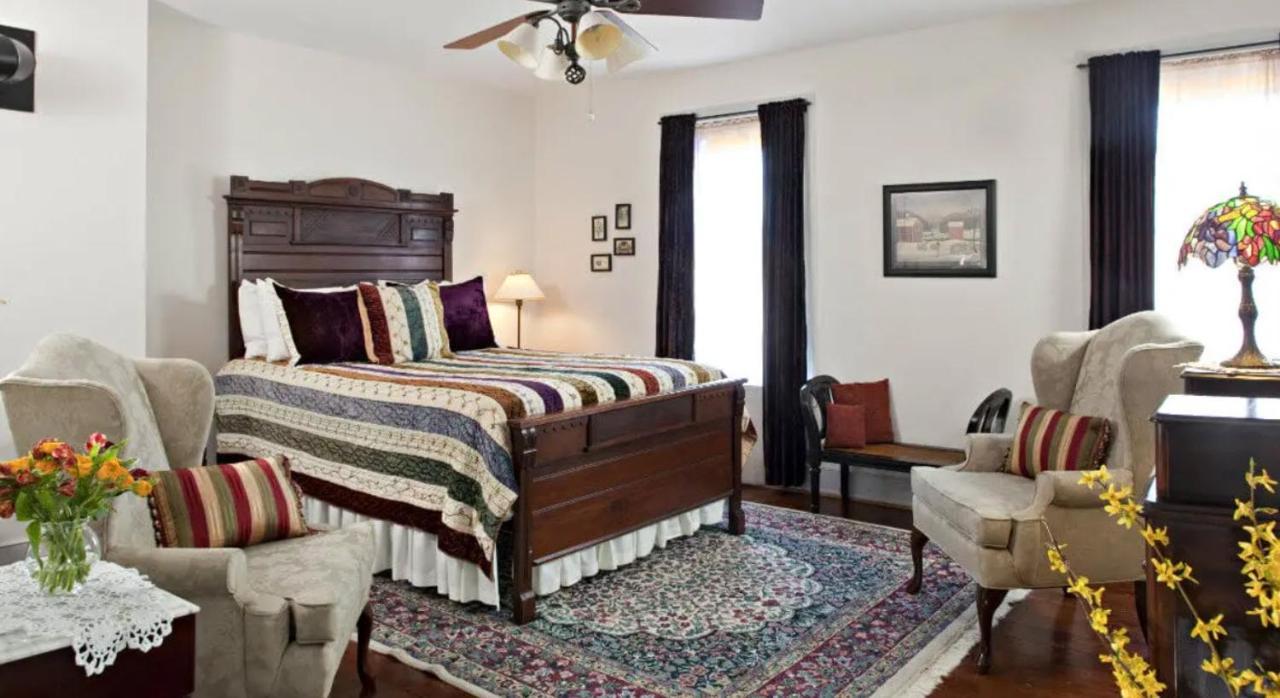 Queen Room with Balcony