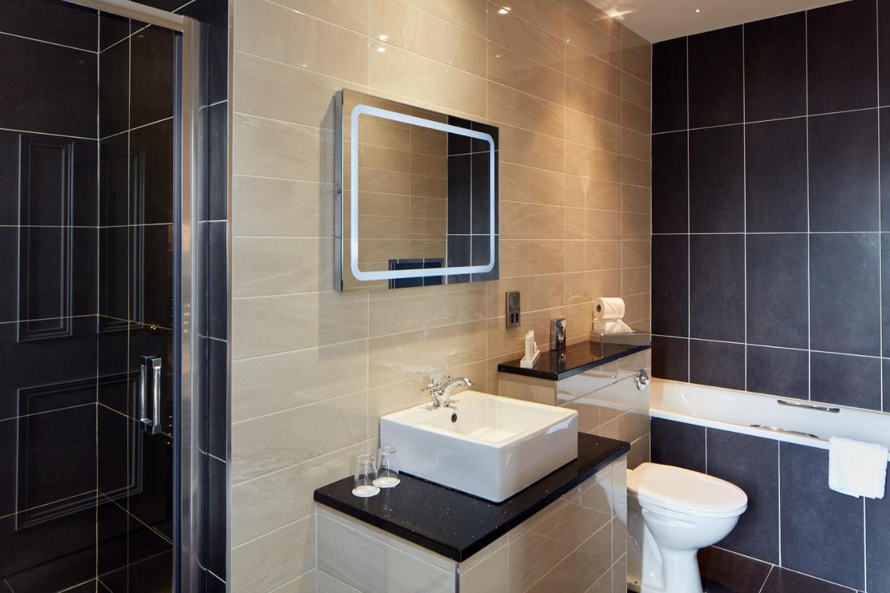 Double Room (1 Adult)