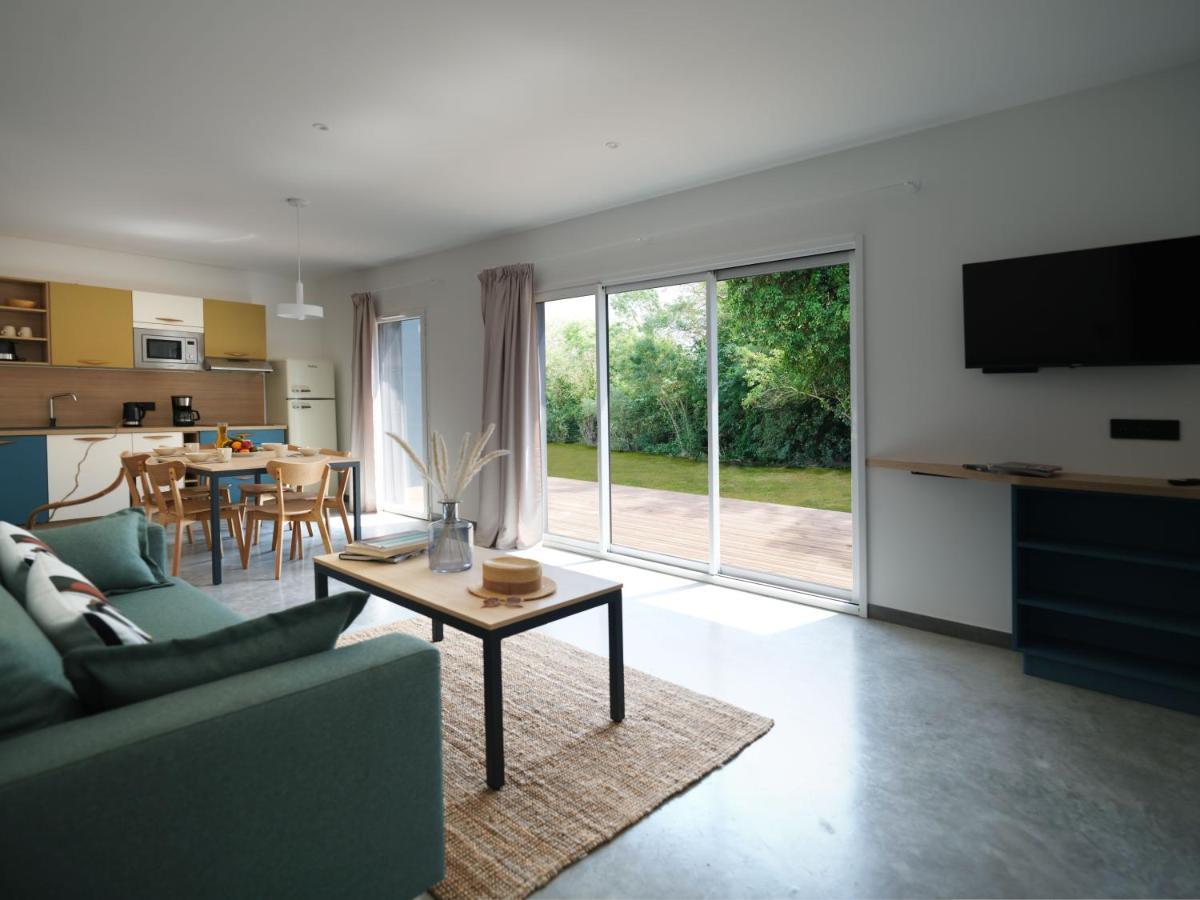 Three-Bedroom Single-Story House,1238568127:JPEG