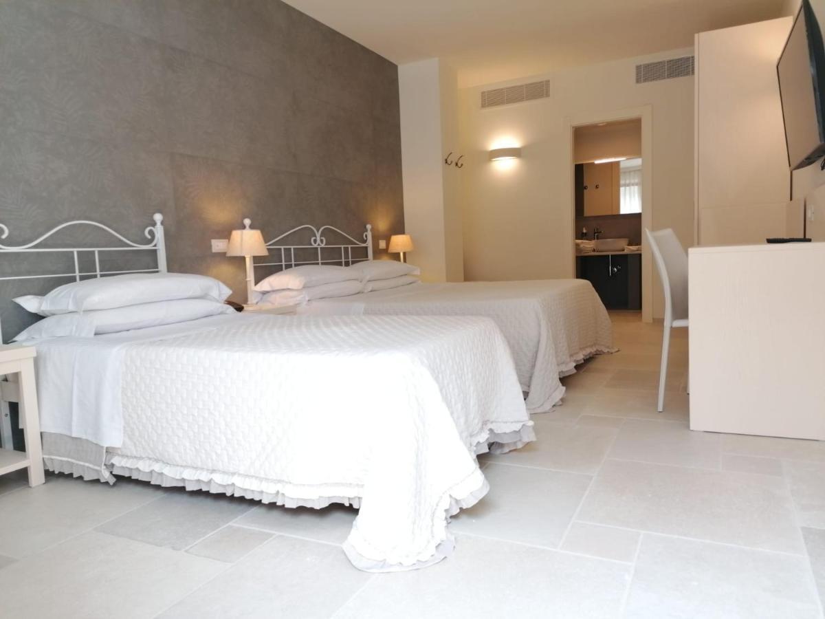 Deluxe Triple Room,1238753239:JPEG