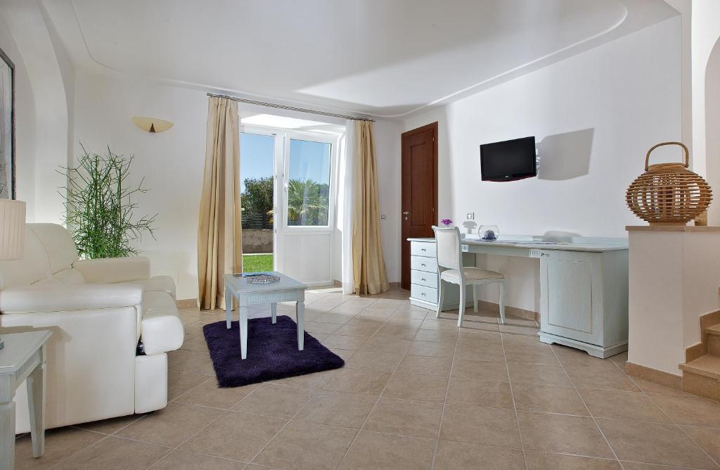 Appartamento con 1 Camera da Letto e Vista Mare Parziale