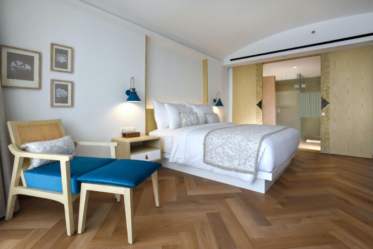 Deluxe King Room with Ocean View