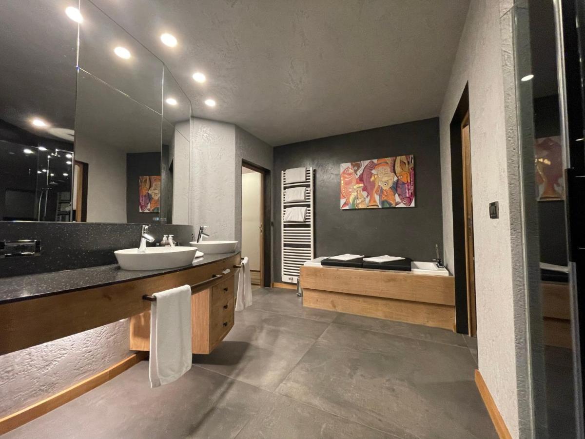 Family Room (2 Adults + 2 Children),1244852701:JPEG