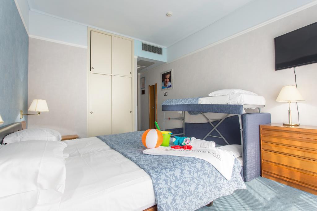 Quadruple Room,125981277:JPEG