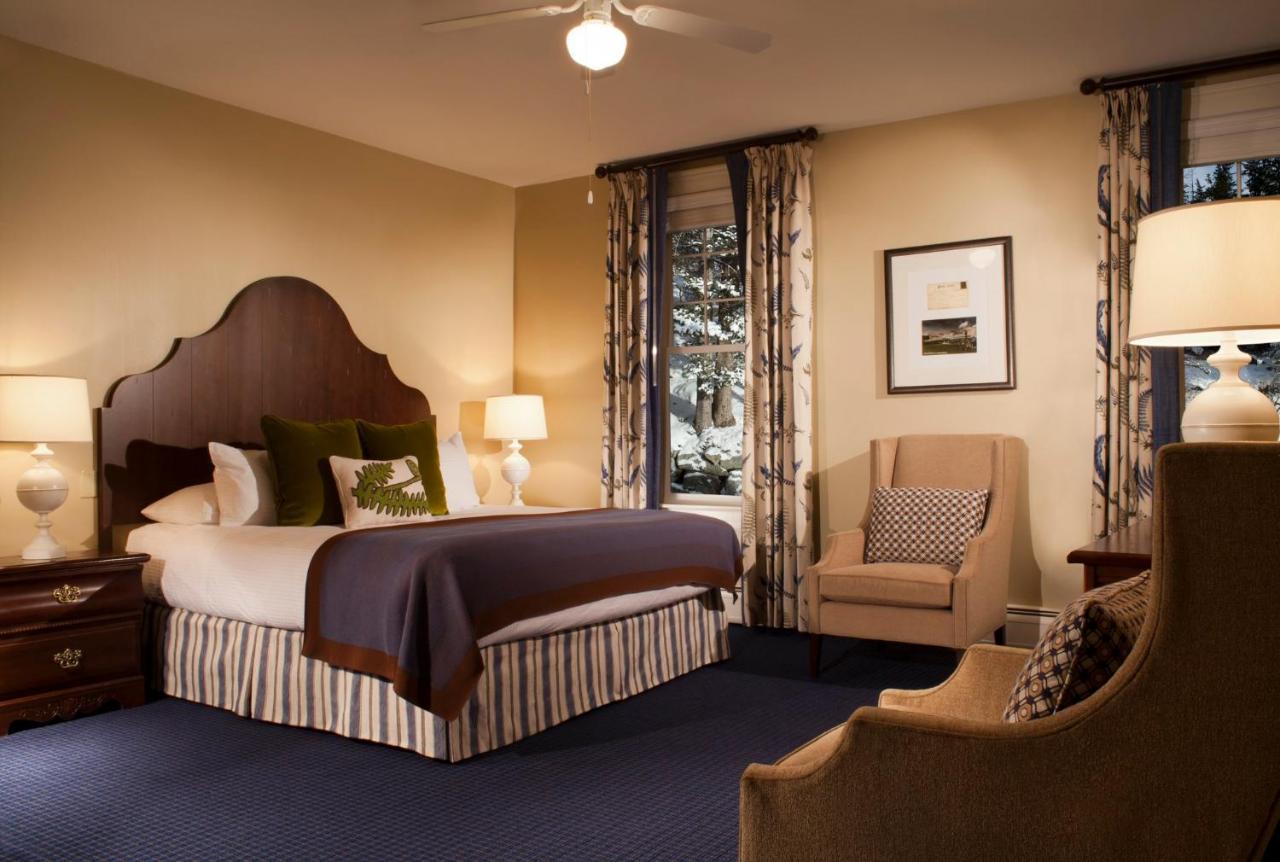 Deluxe Room - 1 King Bed