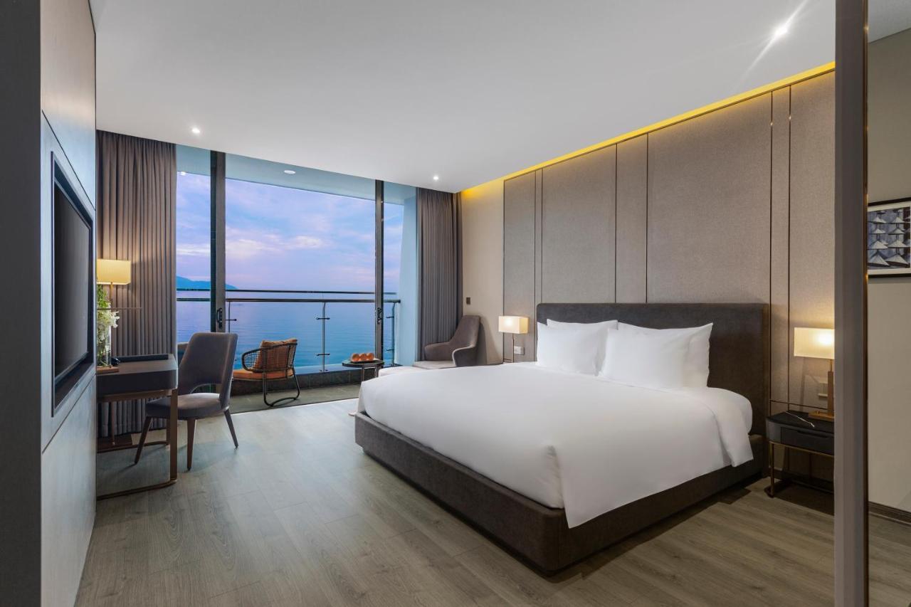 Premier King Room with Balcony and Sea View