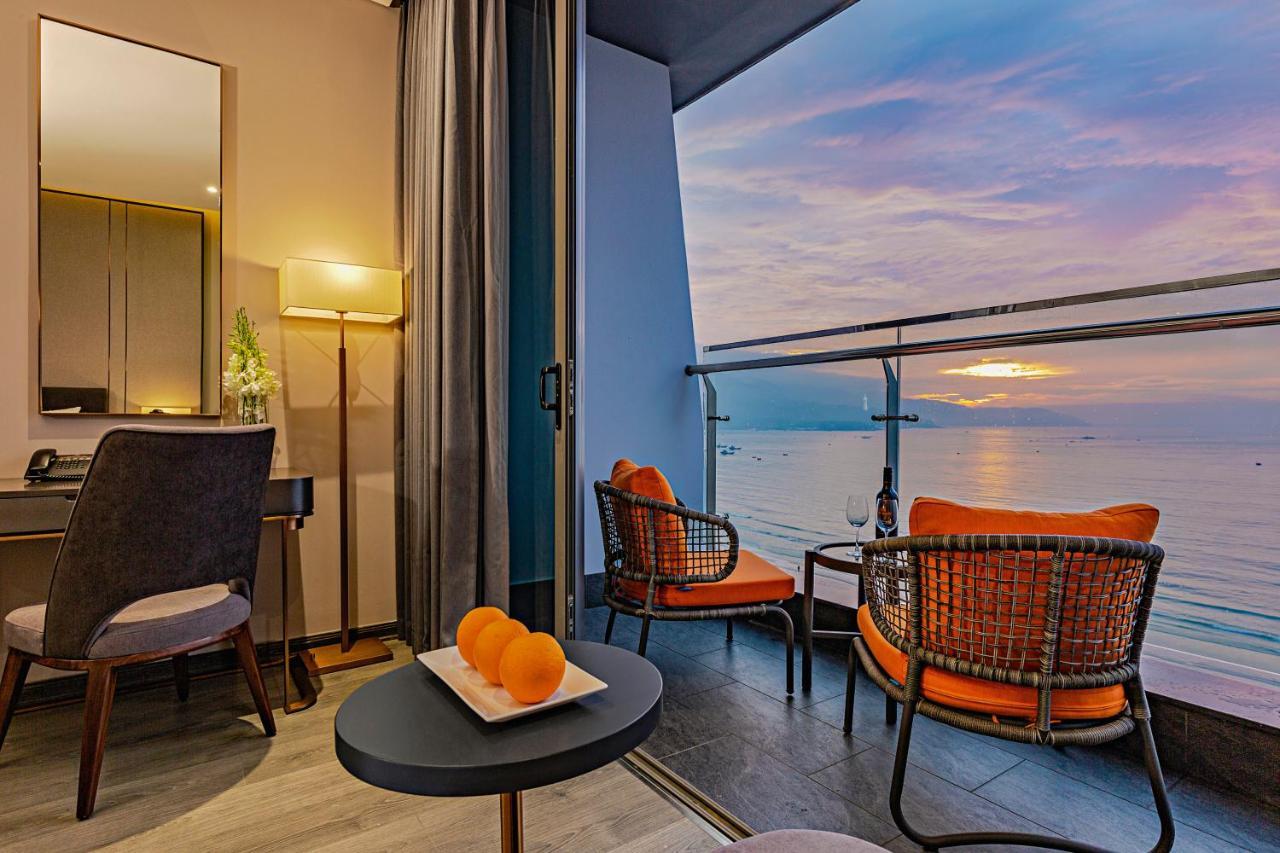 Premier Twin Room with Balcony and Sea View