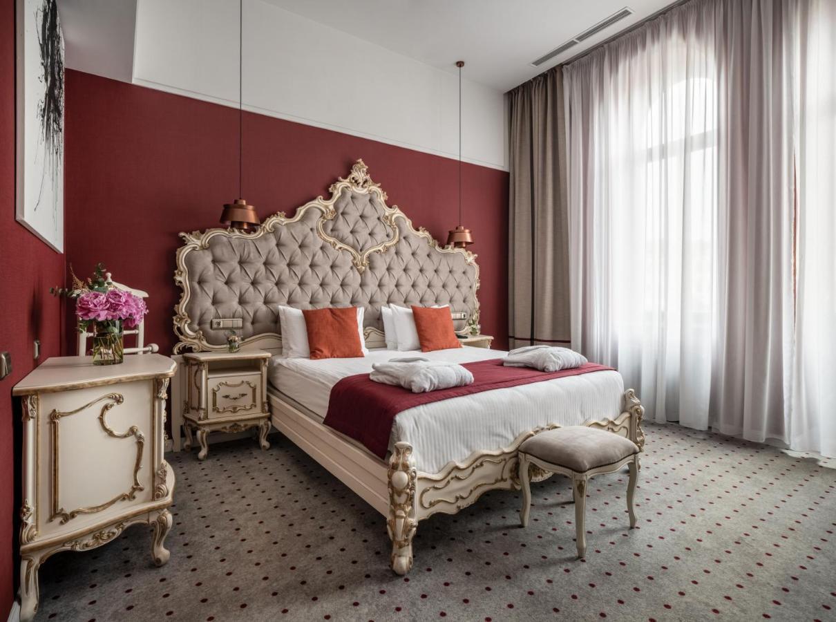 Superior Double Room City View