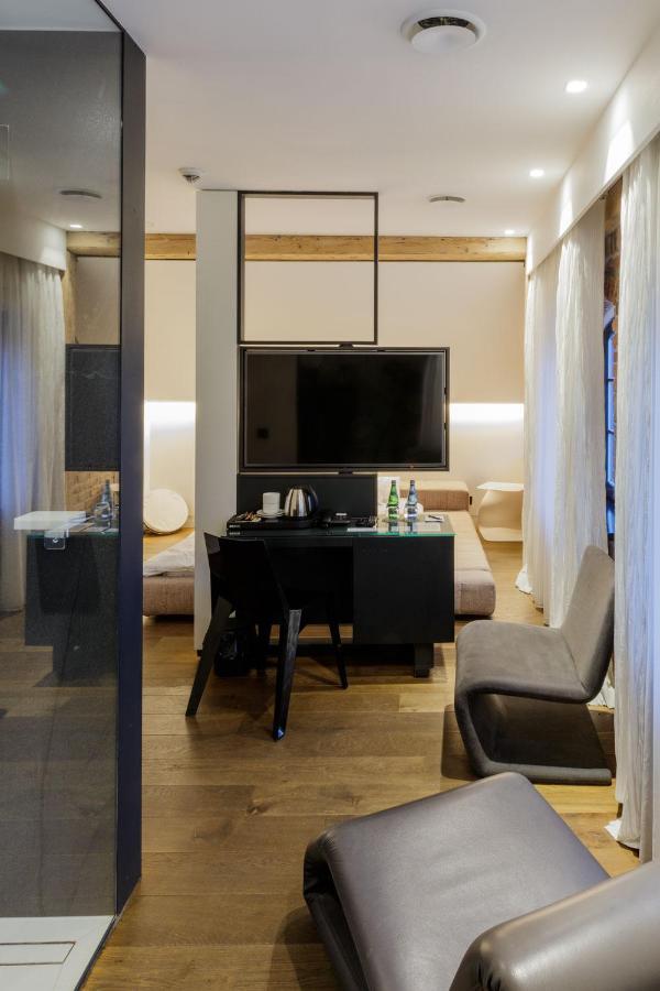 Deluxe Double Room Bath