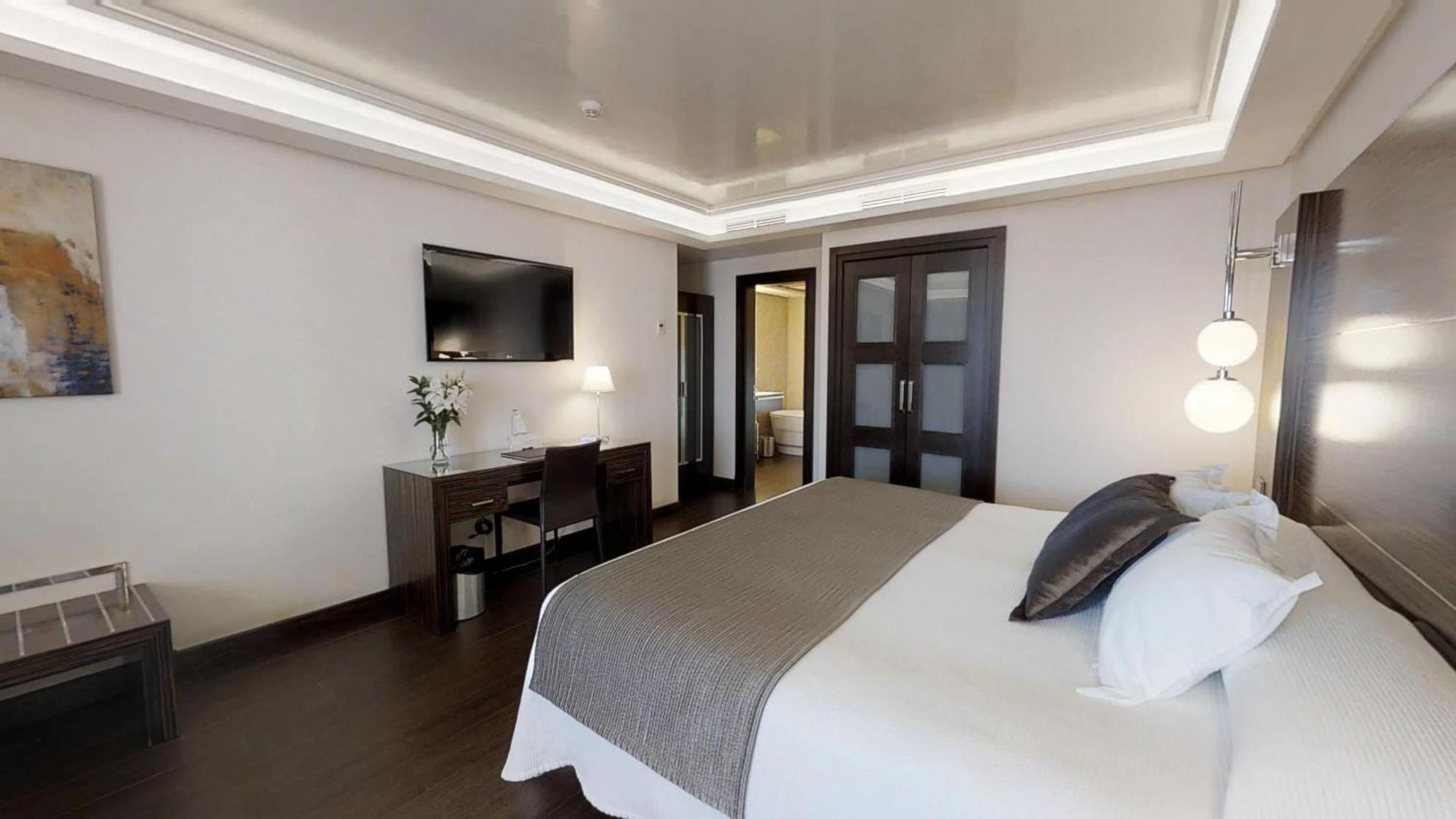 Aleysa room