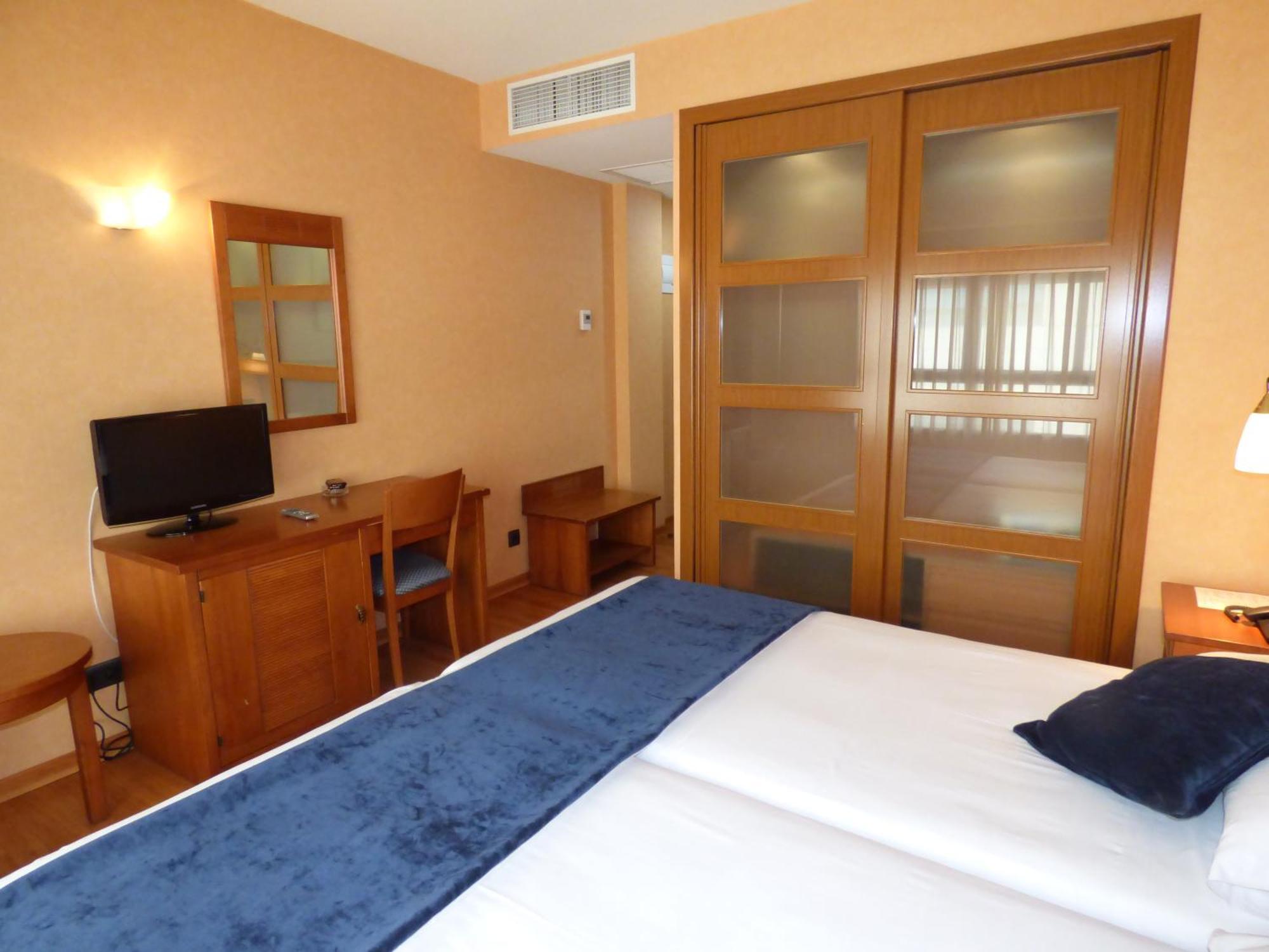Twin Room with Parking