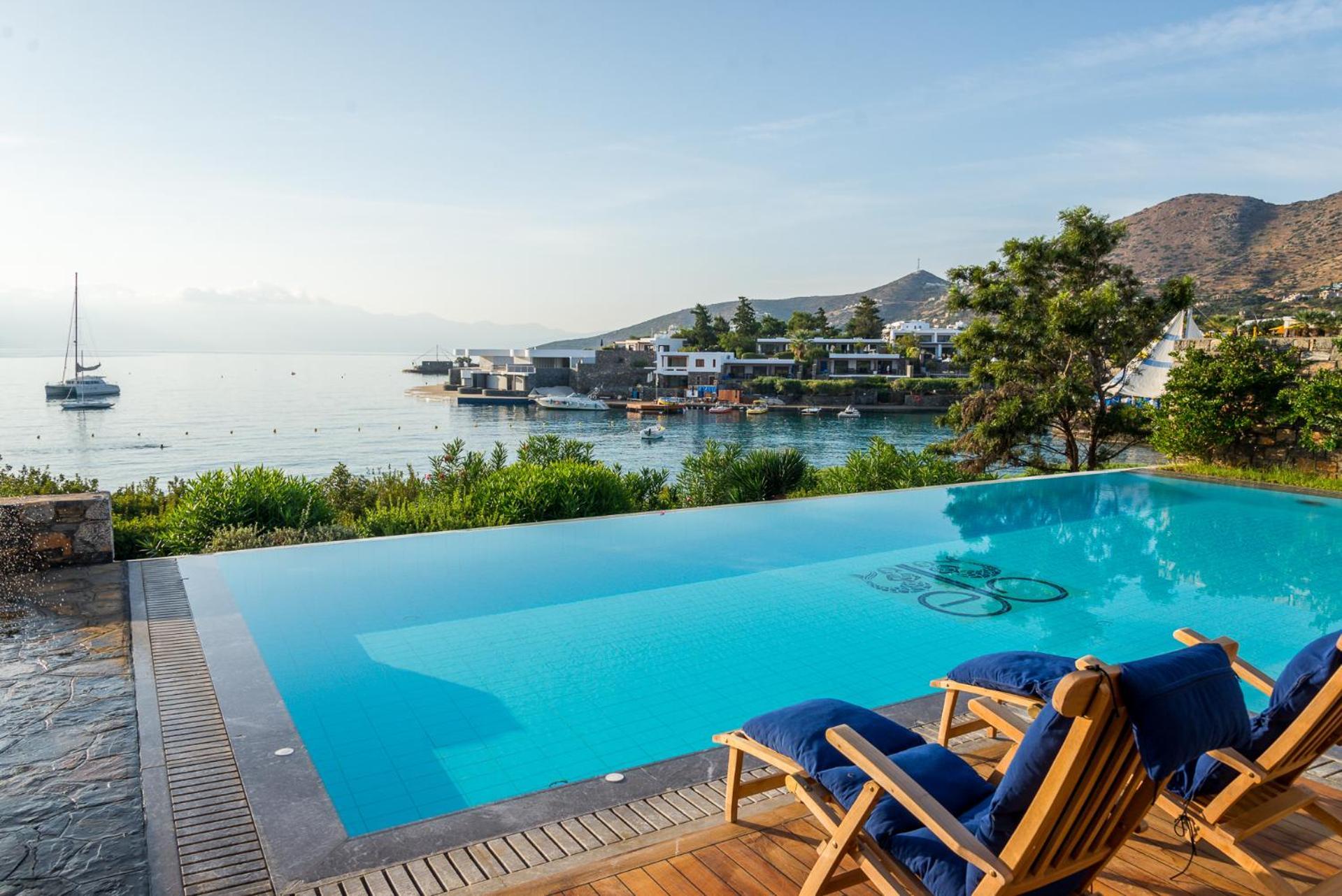 Mediterrane Villa met Eigen Zwembad en Uitzicht op Zee