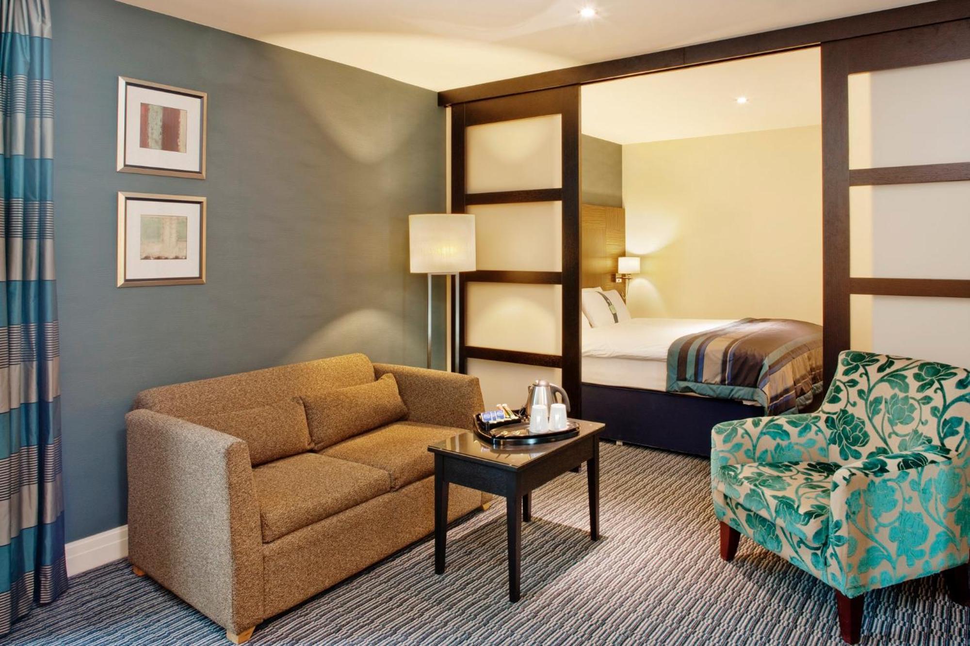 One-Bedroom Suite with Sofa Bed