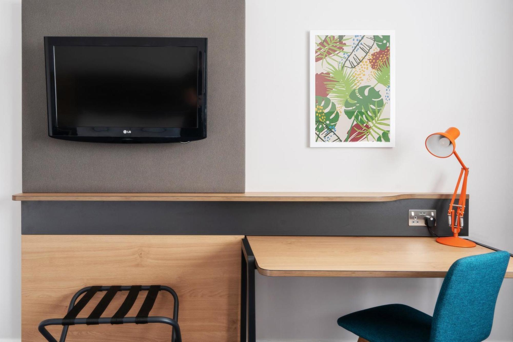 Standard Queen Room - Disability Access