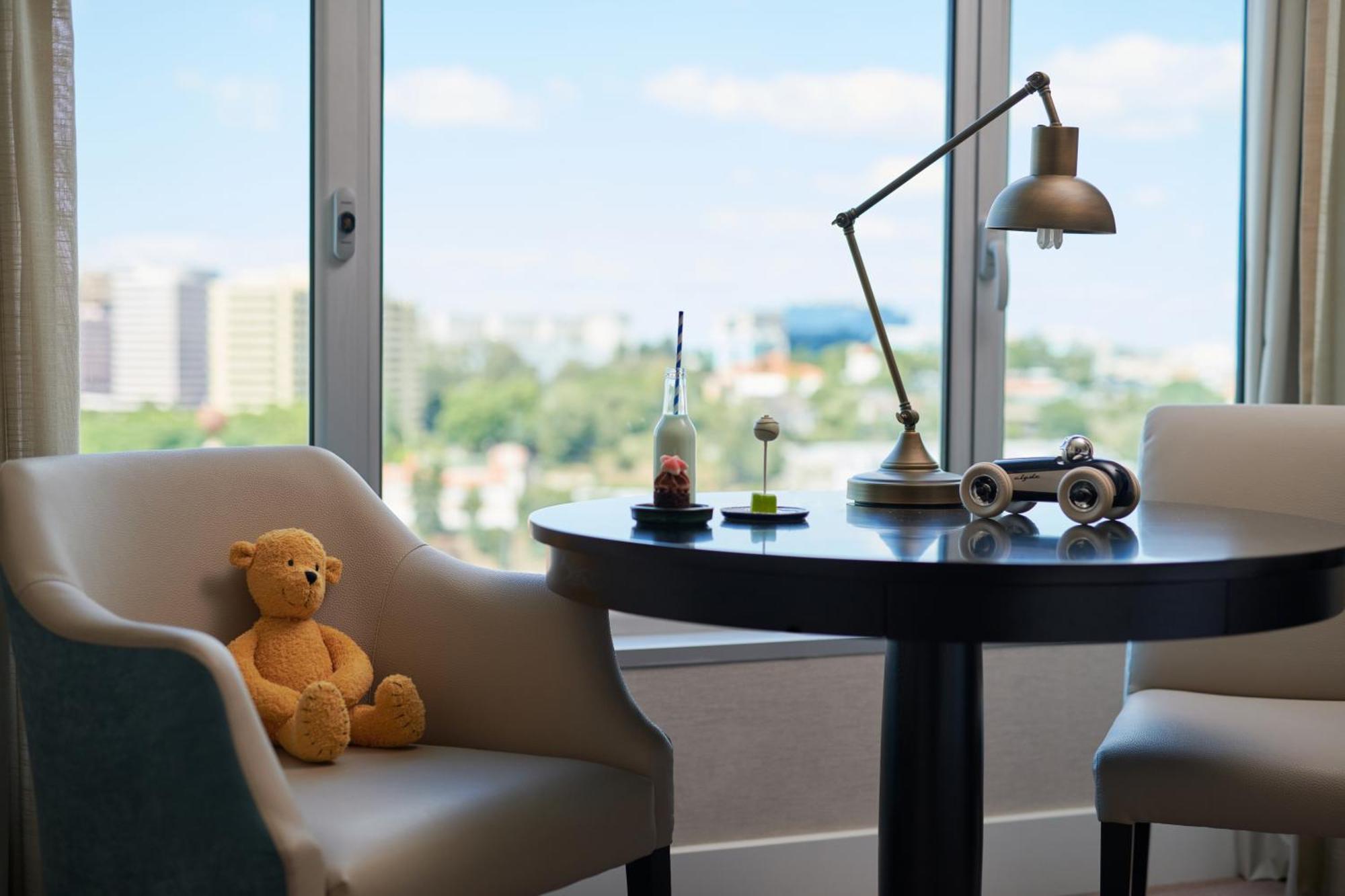 Deluxe Family Room