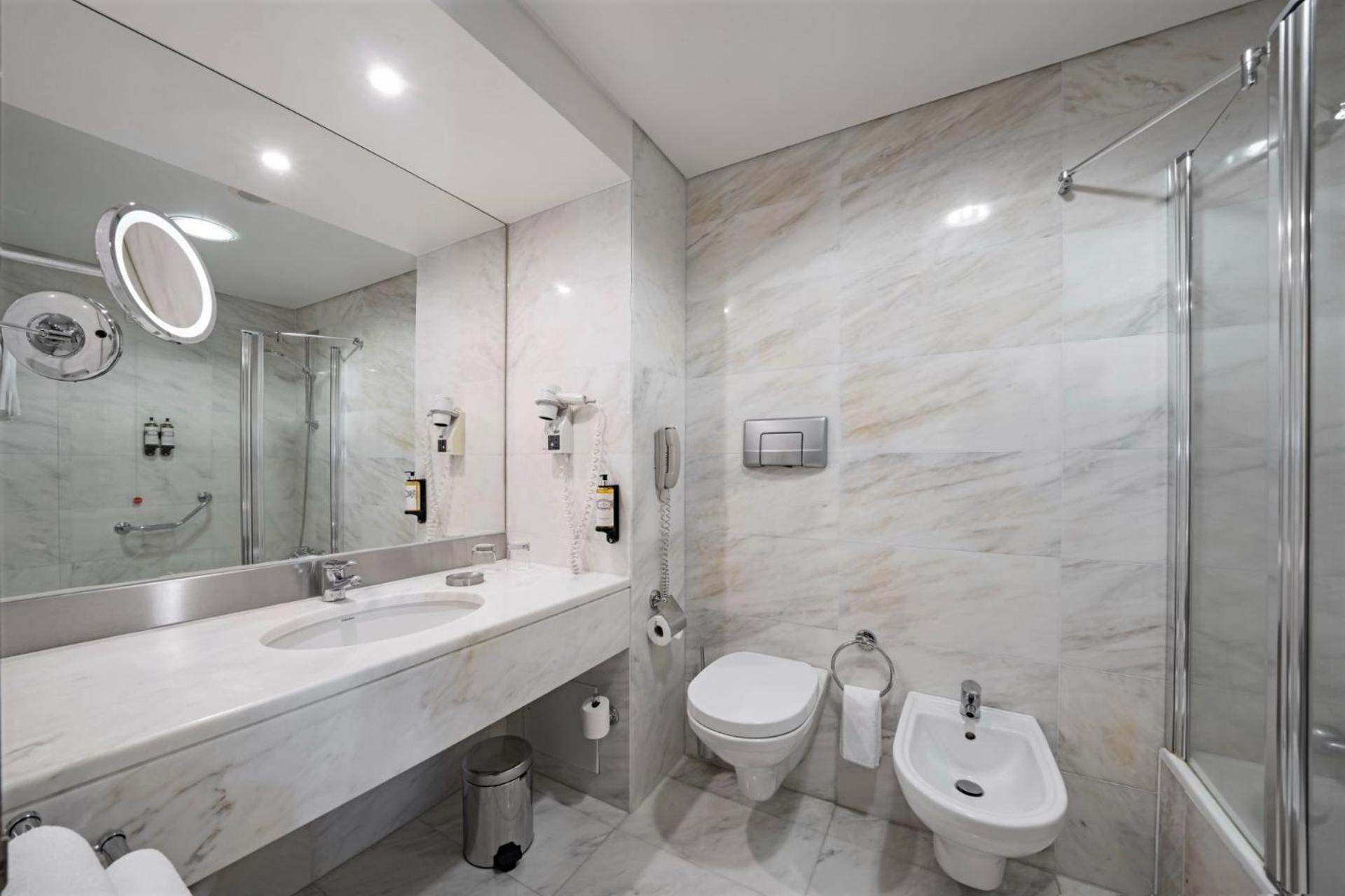 Double or Twin Room with Sea View