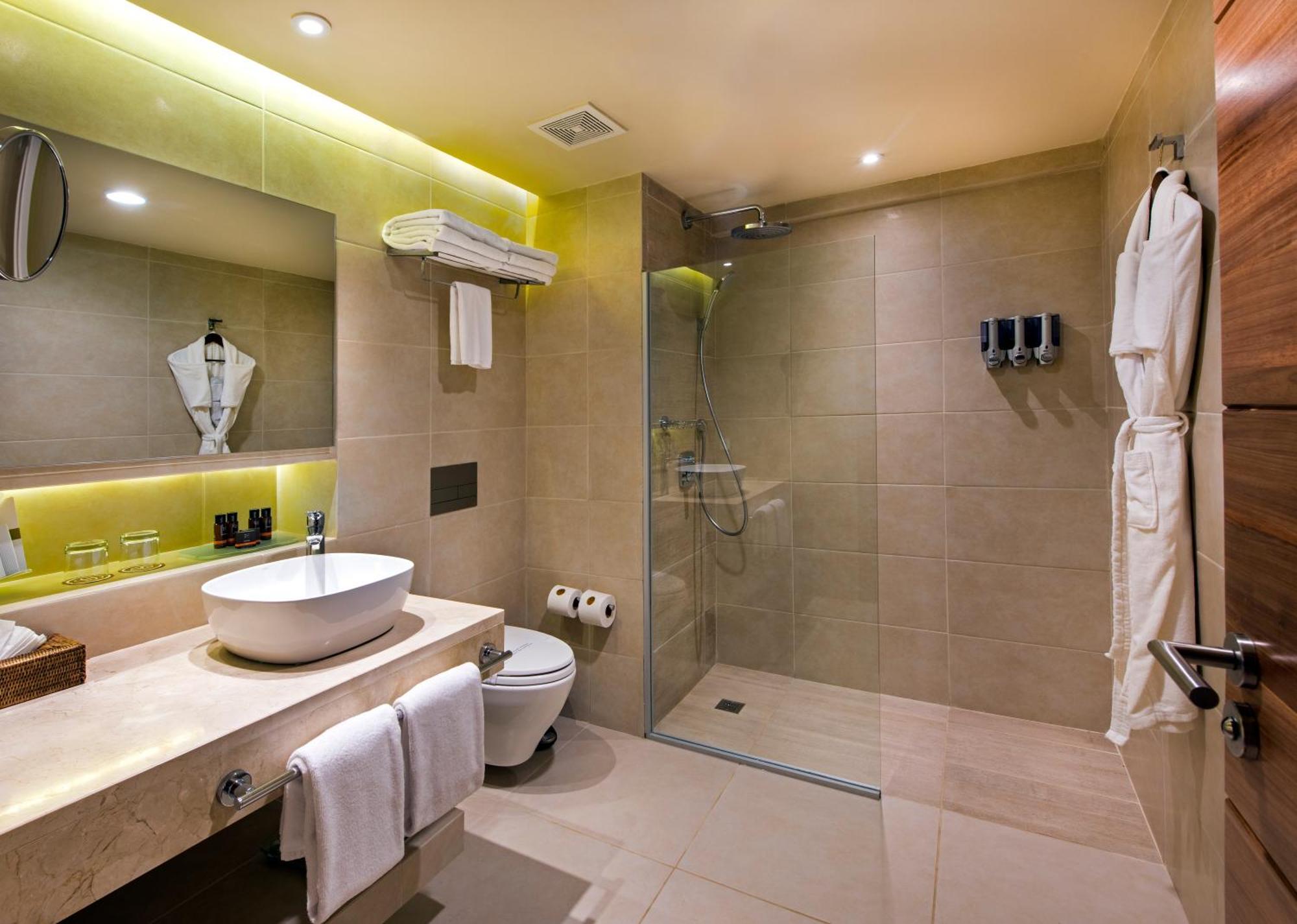 Junior Suite Ocean Front