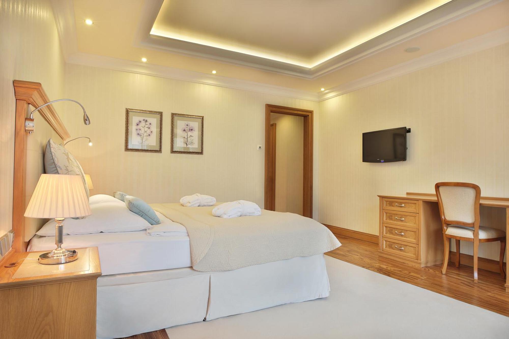 Superior Double Room,1275049105:JPEG