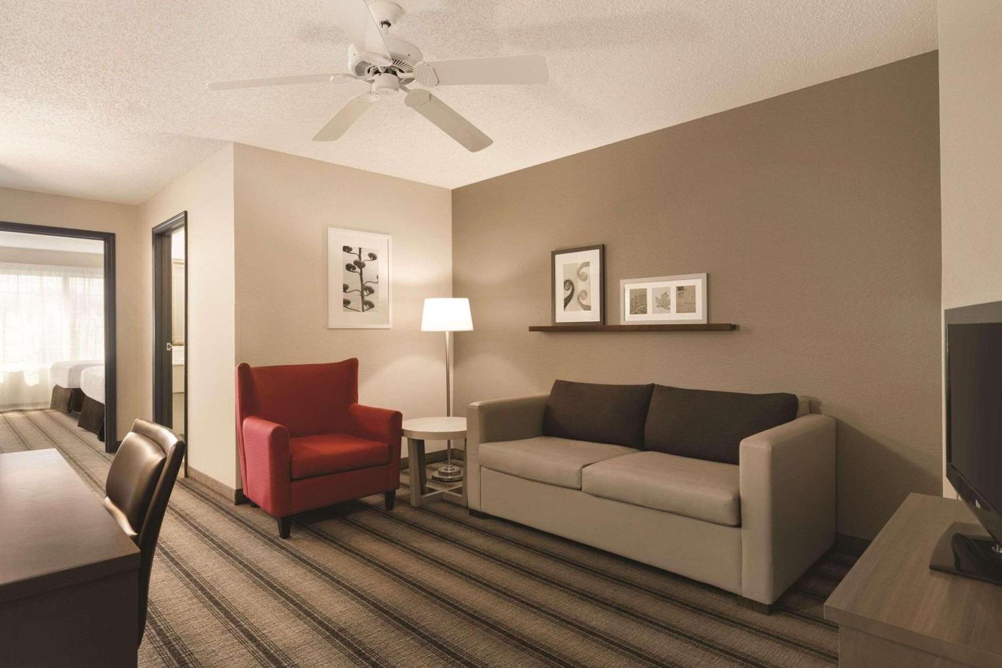 One-Bedroom Queen Suite with Sofa Bed