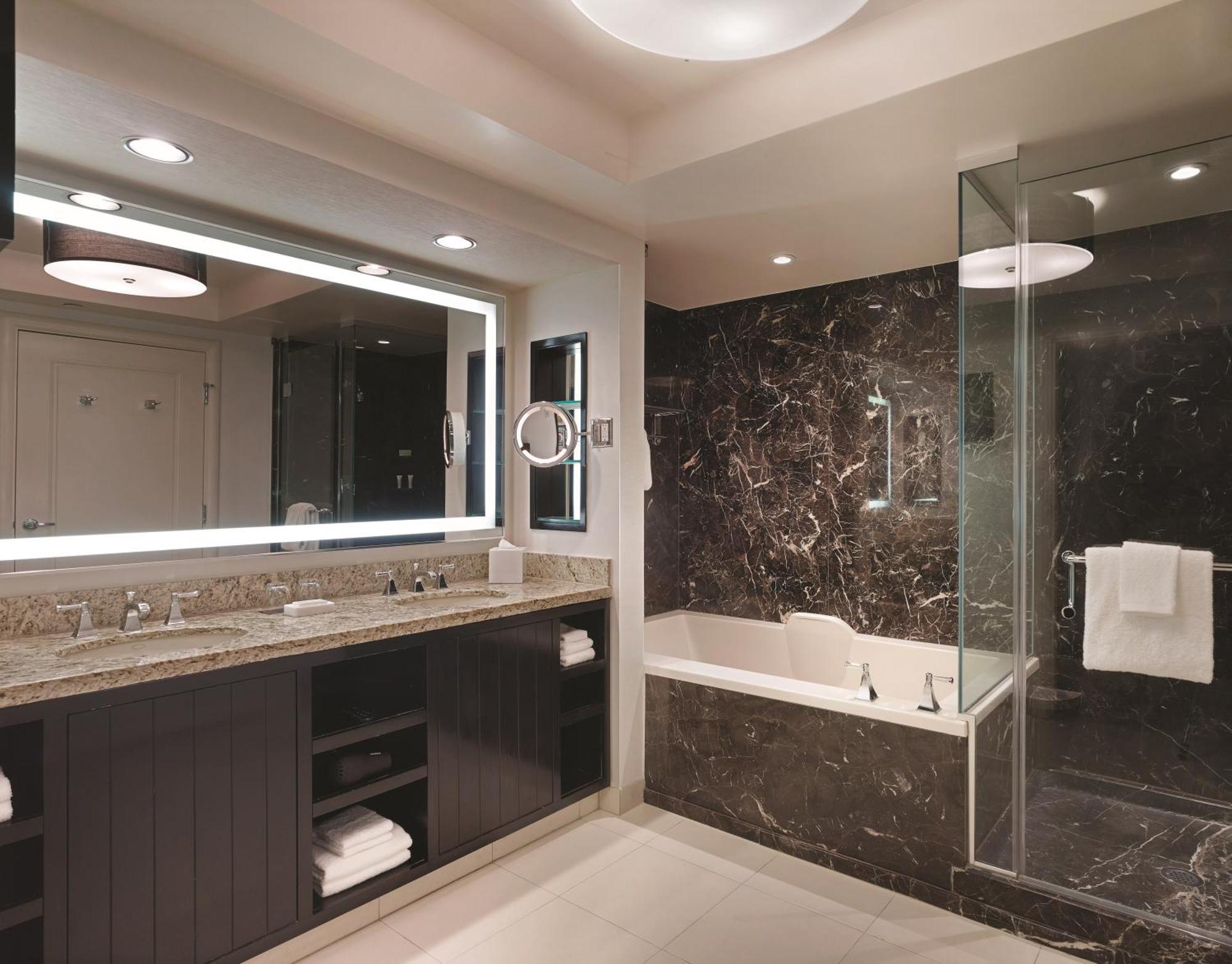 W Premier King Suite