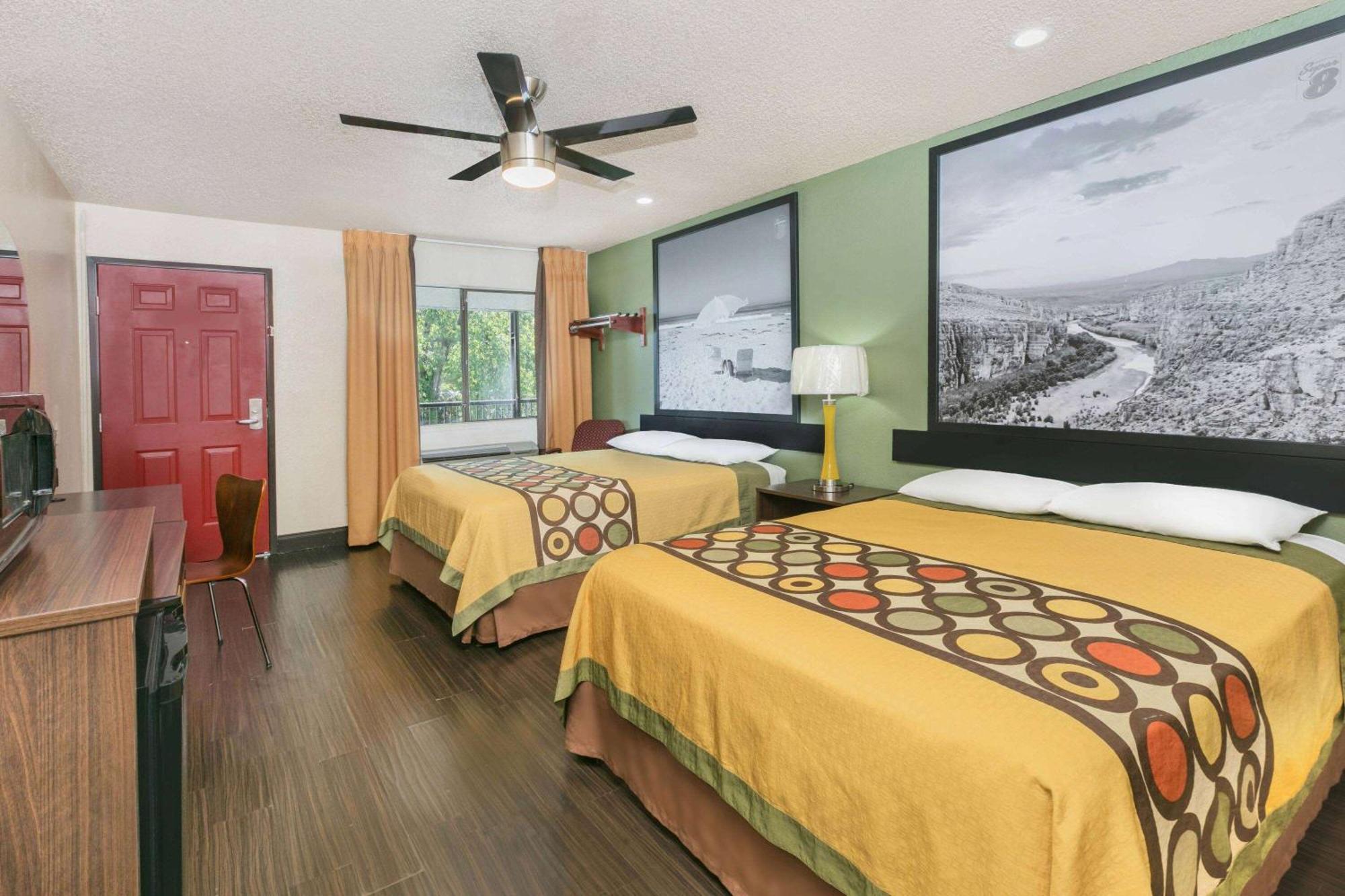 Queen Room Two Queen Beds Non-Smoking