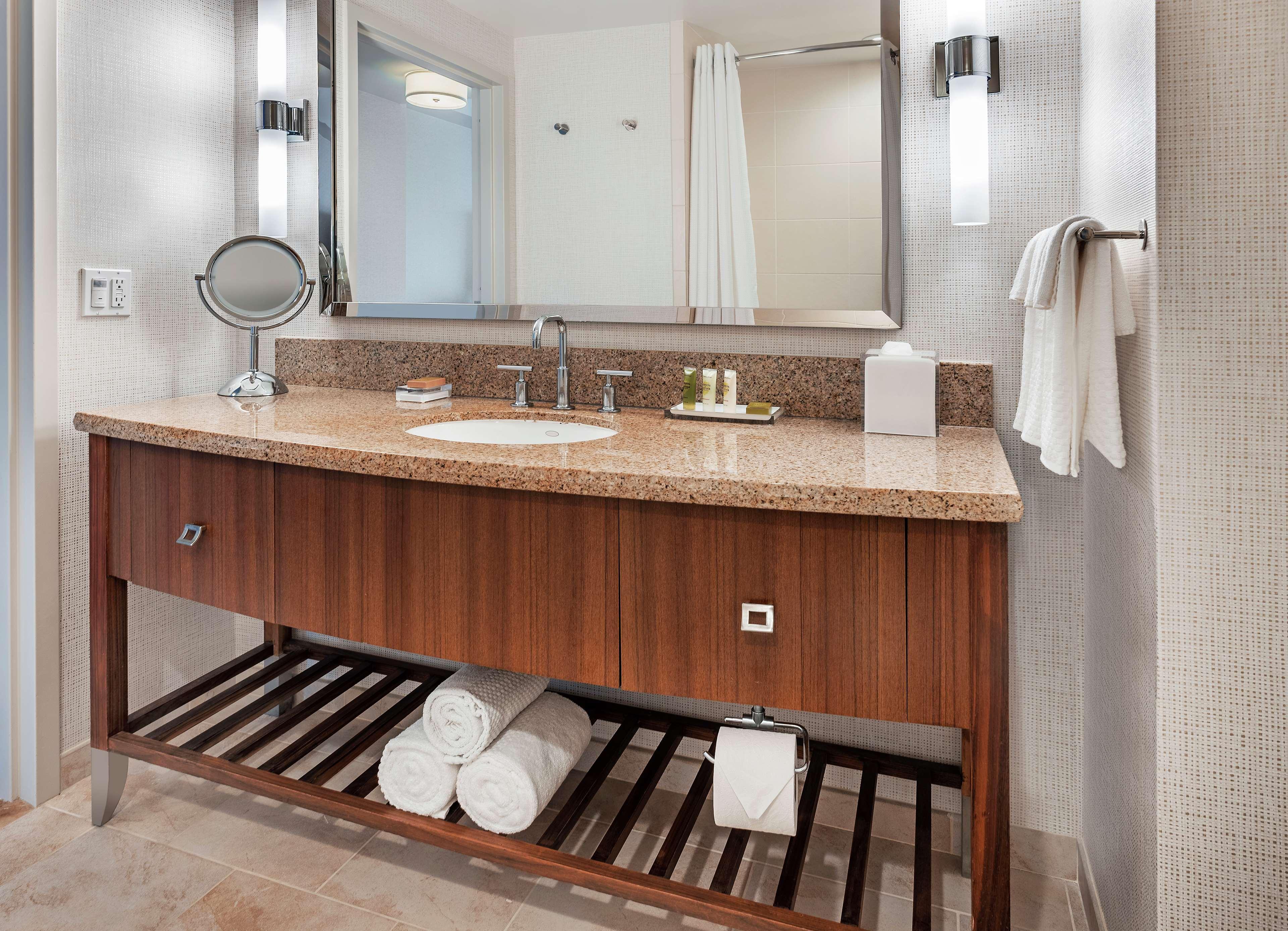 Quarto Queen com Vista da Ponte e 2 Camas Queen
