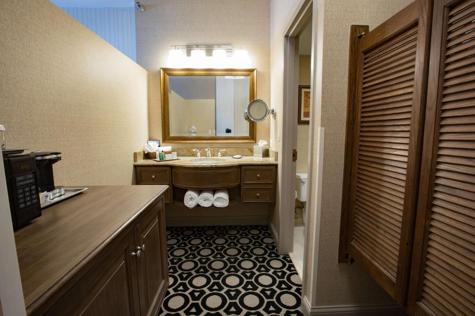 King Room Jetted Tub
