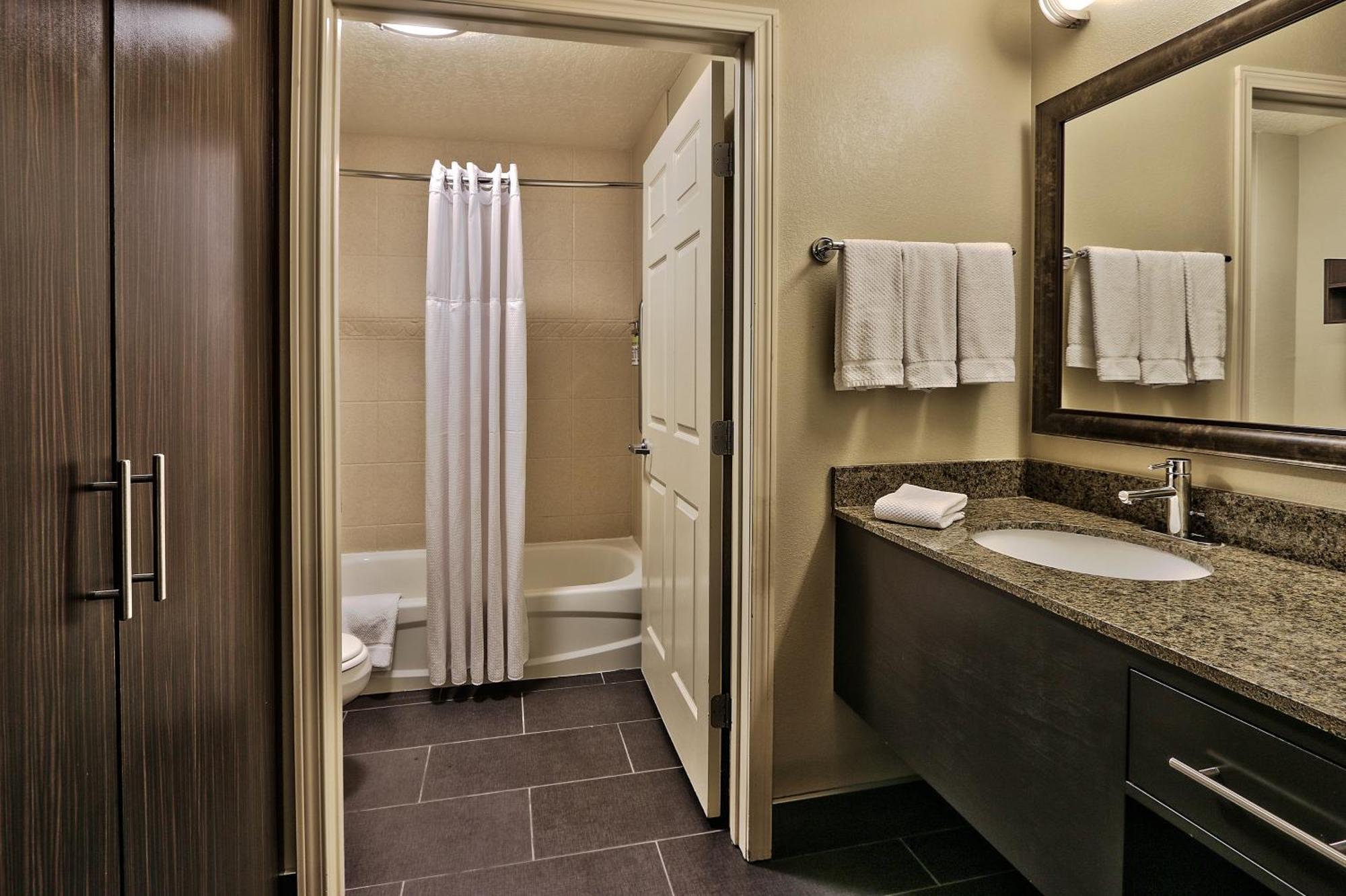 Queen Studio Suite