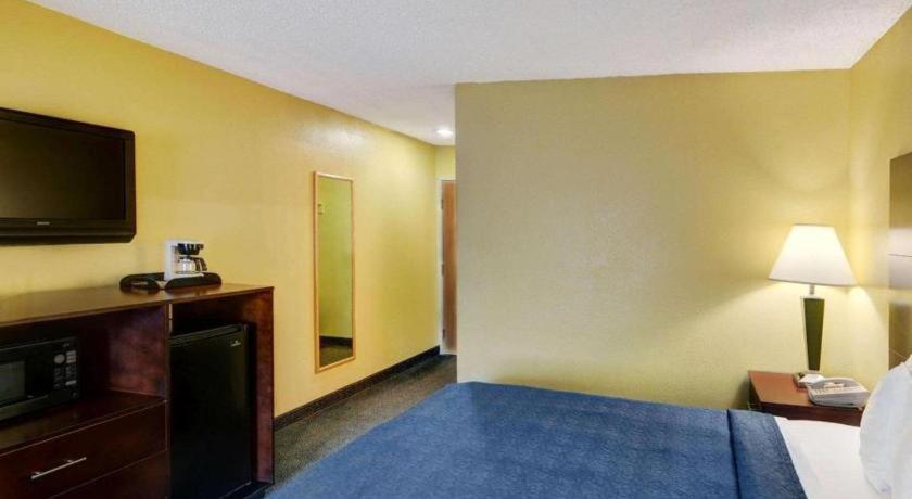 King Room - Non-Smoking